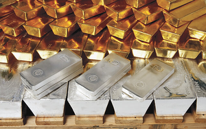 Vàng và bạc chịu áp lực bán mạnh khi các quỹ tái cân bằng hoạt động