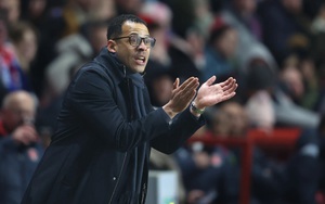 Cafe đầu tuần: Ghế HLV ở Chelsea & thuyết kẻ bất tài