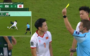 VAR gây tranh cãi: U23 Việt Nam bất ngờ chịu thẻ vàng sau pha bóng 'rất bình thường'