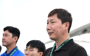 'Phép thuật' của HLV Kim Sang Sik và những quyết định thay người tạo khác biệt
