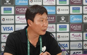 HLV Kim Sang Sik: 'U23 Việt Nam muốn viết tiếp kỳ tích tại tứ kết'