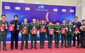 'Mưa đỏ' và 'Không thời gian' thắng lớn tại giải Cánh diều 2025