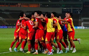 Tin nóng bóng đá Việt hôm nay 17/1: U23 Việt Nam đã vươn tầm châu Á; Thái Sơn và Viktor Lê thử doping sau trận thắng U23 UAE