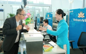 Hãng bay liên tục bổ sung chỗ, giá vé máy bay Tết vẫn ở ngưỡng cao