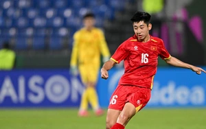 Nhật Minh: Trung vệ lệch trái 'hàng hiếm' của bóng đá Việt Nam