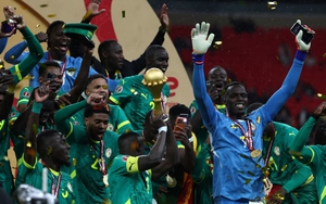 ĐT Senegal vô địch AFCON sau khi trận đấu bị hoãn hơn 20 phút 