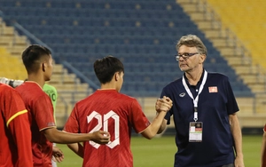 HLV Troussier nói thẳng về trận U23 Việt Nam gặp Trung Quốc, nhận xét về chiến thuật của thầy trò HLV Kim