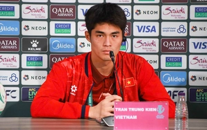 Trung Kiên nói điều đặc biệt về đồng nghiệp Li Hao của U23 Trung Quốc