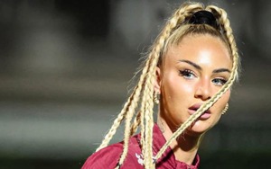 'Nữ cầu thủ quyến rũ nhất thế giới' cân nhắc việc tìm bến đỗ mới