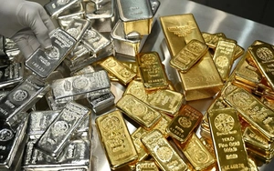 Giá vàng vượt ngưỡng 4.900 USD/ounce, giá bạc lập kỷ lục mới