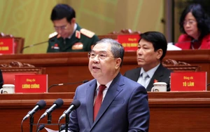 Thông qua Nghị quyết Đại hội đại biểu toàn quốc lần thứ XIV của Đảng