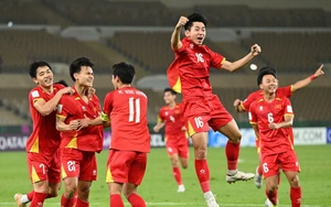 Thày trò HLV Kim Sang Sik và chiến thắng giàu cảm xúc bậc nhất trong lịch sử bóng đá Việt Nam