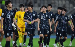 Truyền thông Hàn Quốc: 'HLV thủ môn U23 Việt Nam đã nghiên cứu kỹ cách sút 11m; U23 Hàn Quốc chơi thiếu bản sắc'