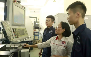 Đưa Nghị quyết thành hành động: Nguồn nhân lực là trung tâm của xây dựng, phát triển đất nước