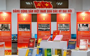 Triển lãm tư liệu "Đảng Cộng sản Việt Nam qua các kỳ Đại hội"