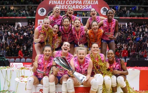 Ngôi sao số 1 lịch sử bóng chuyền nữ Trung Quốc khiến các BLV châu Âu kinh ngạc khi vô địch cúp Ý