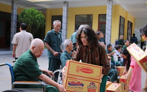 Gói trọn yêu thương trong những phần quà tết gửi đến người có công với nước