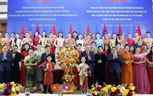 Truyền thông Lào: Chuyến thăm của Chủ tịch nước Thongloun Sisoulith đến Việt Nam góp phần thắt chặt quan hệ song phương