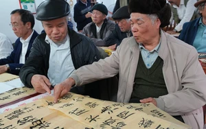 Đưa Nghị quyết thành hành động: Dân là gốc - thước đo của mọi quyết sách