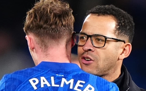 HLV Chelsea lên tiếng về tin đồn Cole Palmer muốn sang MU