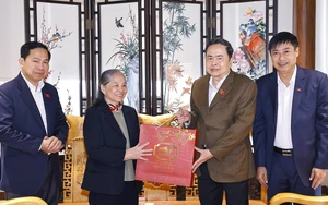 Chủ tịch Quốc hội Trần Thanh Mẫn tri ân gia đình nguyên lãnh đạo Đảng, Nhà nước