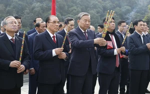 Tổng Bí thư dâng hương tưởng niệm Bác Hồ tại Khu Di tích quốc gia đặc biệt Pác Bó