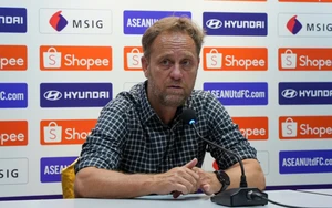 HLV Polking muốn quên nhanh thất bại trước Selangor, dồn sức quyết đấu Ninh Bình vì ngôi đầu V-League