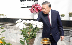 Tổng Bí thư Tô Lâm dâng hương tưởng niệm tại Khu di tích Ngã ba Đồng Lộc
