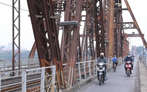 Cầu Long Biên chính thức cho xe đi lại sau 2 tháng sửa chữa