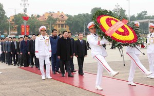 Ban Nội chính Đảng viếng Lăng Chủ tịch Hồ Chí Minh, các anh hùng liệt sĩ và Cố Tổng Bí thư Trường Chinh