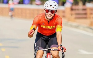 Cua rơ 20 tuổi đi vào lịch sử xe đạp Việt Nam khi chính thức gia nhập đội đua chuyên nghiệp ở Châu Âu