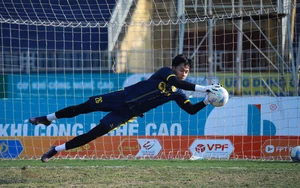 Tin nóng bóng đá Việt hôm nay 31/1: Cao Văn Bình tự tin có điểm trước Hà Nội FC; Tiền vệ U23 Việt Nam bị thay sớm tại V-League