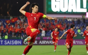 Thắng áp đảo chân sút Trung Quốc, Nguyễn Đình Bắc nhận danh hiệu cá nhân thứ hai trong vòng 2 ngày