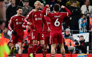 Thắng đậm Newcastle, Liverpool tìm lại niềm vui ở Ngoại hạng Anh