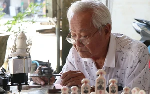 Giữ lại ký ức Tết xưa bằng nghề làm xăm hường truyền thống