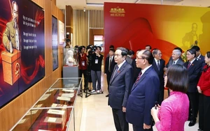 Triển lãm "80 năm Quốc hội Việt Nam đồng hành cùng dân tộc"