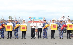 Tiễn đoàn công tác mang hàng, quà Tết ra các đảo thuộc đặc khu Trường Sa