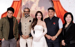 Khả Ngân rạng rỡ tại sự kiện ra mắt “Vạn dặm yêu em”