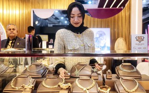 Giá vàng thế giới tiếp tục đà tăng mạnh