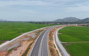 Họp báo Chính phủ: Vượt mục tiêu 3.000 km đường bộ cao tốc và những bài học kinh nghiệm