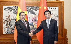 Chủ tịch Quốc hội Trần Thanh Mẫn hội kiến Chủ tịch Chính hiệp Toàn quốc Trung Quốc Vương Hộ Ninh