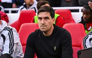 Gravenberch nhận thẻ đỏ, HLV Liverpool chỉ trích trọng tài sau trận thua Man City
