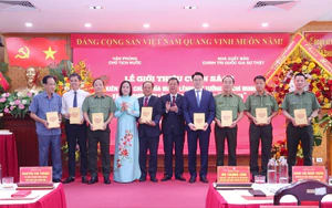 Giới thiệu cuốn sách: Kiên định chủ nghĩa Mác - Lênin, tư tưởng Hồ Chí Minh và con đường đi lên chủ nghĩa xã hội ở nước ta​