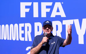 Chủ tịch FIFA Infantino vướng bê bối nhận thù lao bí mật, khả năng không thể tái cử