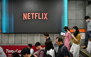 Netflix sa thải khoảng 1.000 nhân viên giữa lúc cổ phiếu mất 40% giá trị