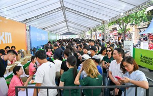 Hàng nghìn runner nô nức nhận BIB, VPIM 2026 "nóng" từng giờ trước ngày khởi tranh