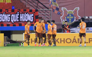 Ninh Bình thắng HAGL trong thế thiếu người, HLV Chu Đình Nghiêm nói gì?