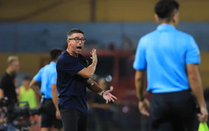 HLV Harry Kewell: 'CLB Hà Nội không vụn vỡ trước đối thủ rất mạnh'