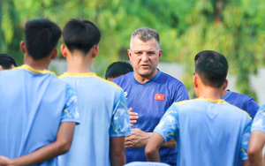 Tin nóng thể thao sáng 24/10: FIFA công bố giá vé xem U17 Việt Nam tại World Cup 2026; HLV Bayern gục trên sân tập