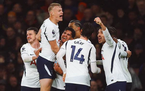 Cole Palmer nhận thẻ đỏ, Tottenham phá dớp 8 năm trước Chelsea ở Ngoại hạng Anh